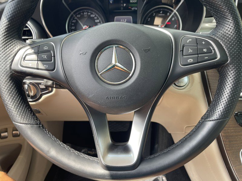 Used 2019 Mercedes-Benz GLC 350e 4MATIC w/ Premium Package image 15
