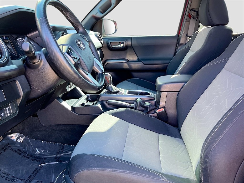 Used 2022 Toyota Tacoma TRD Sport image 19