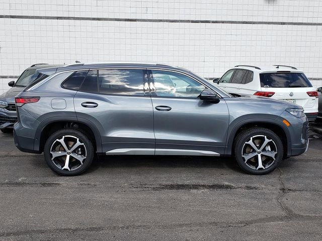 New 2026 Volkswagen Tiguan SE image 2