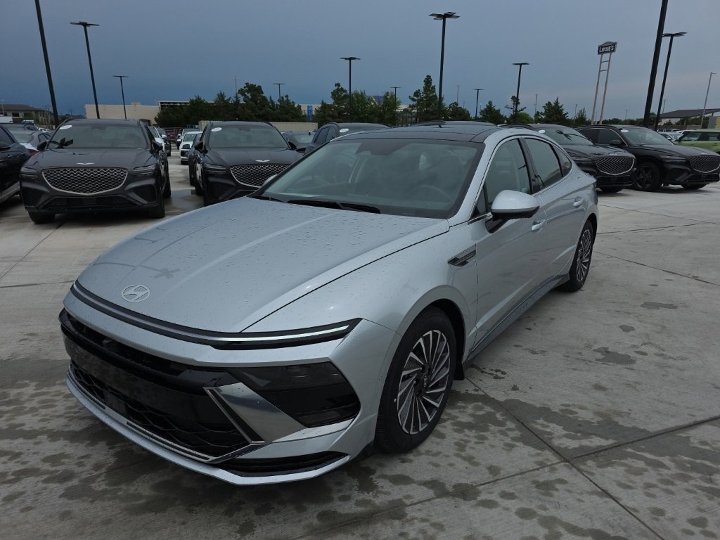 New 2025 Hyundai Sonata Limited image 1