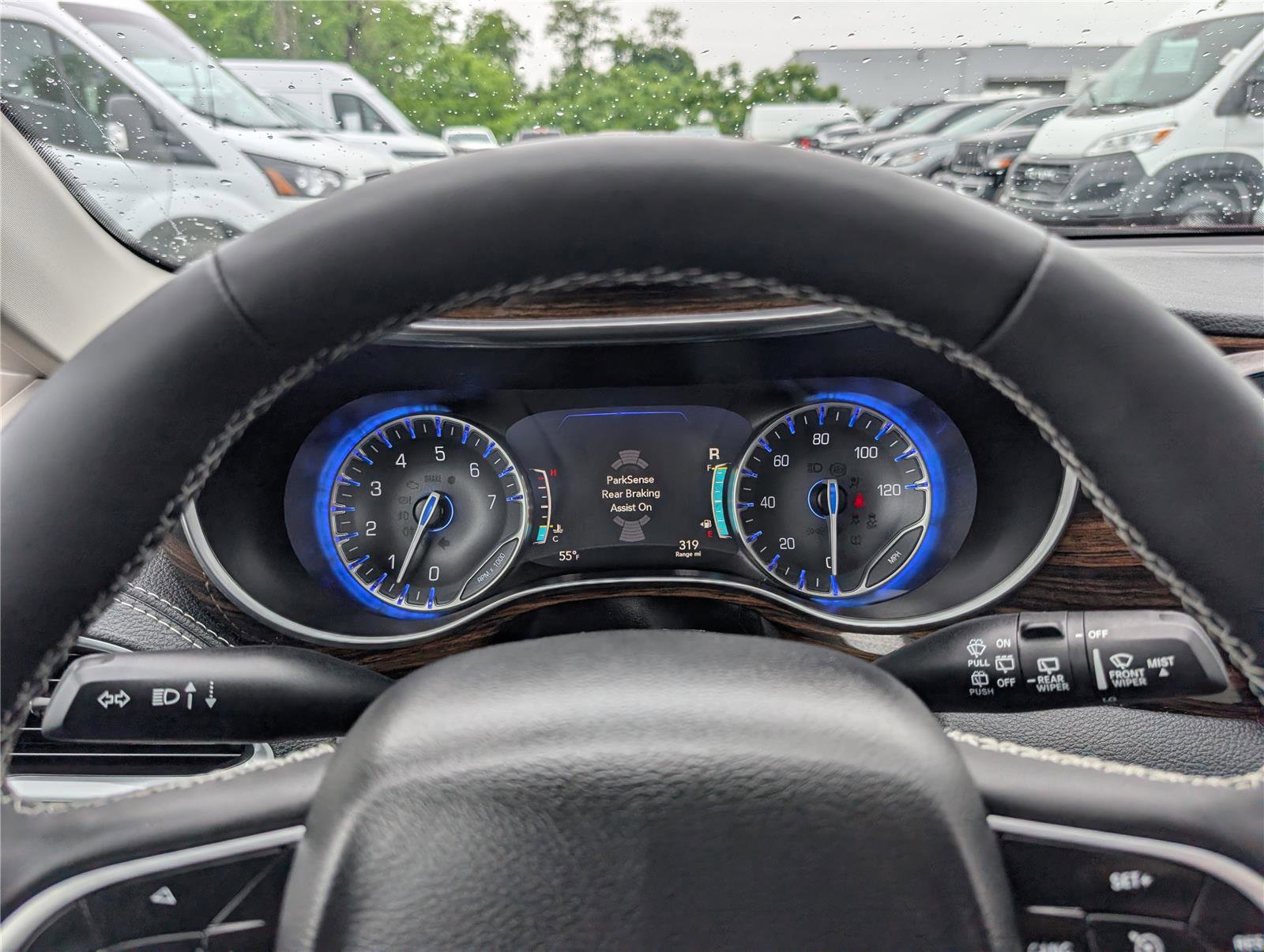 Used 2023 Chrysler Pacifica Limited w/ Uconnect Theater Family Group AWD/4WD image 33