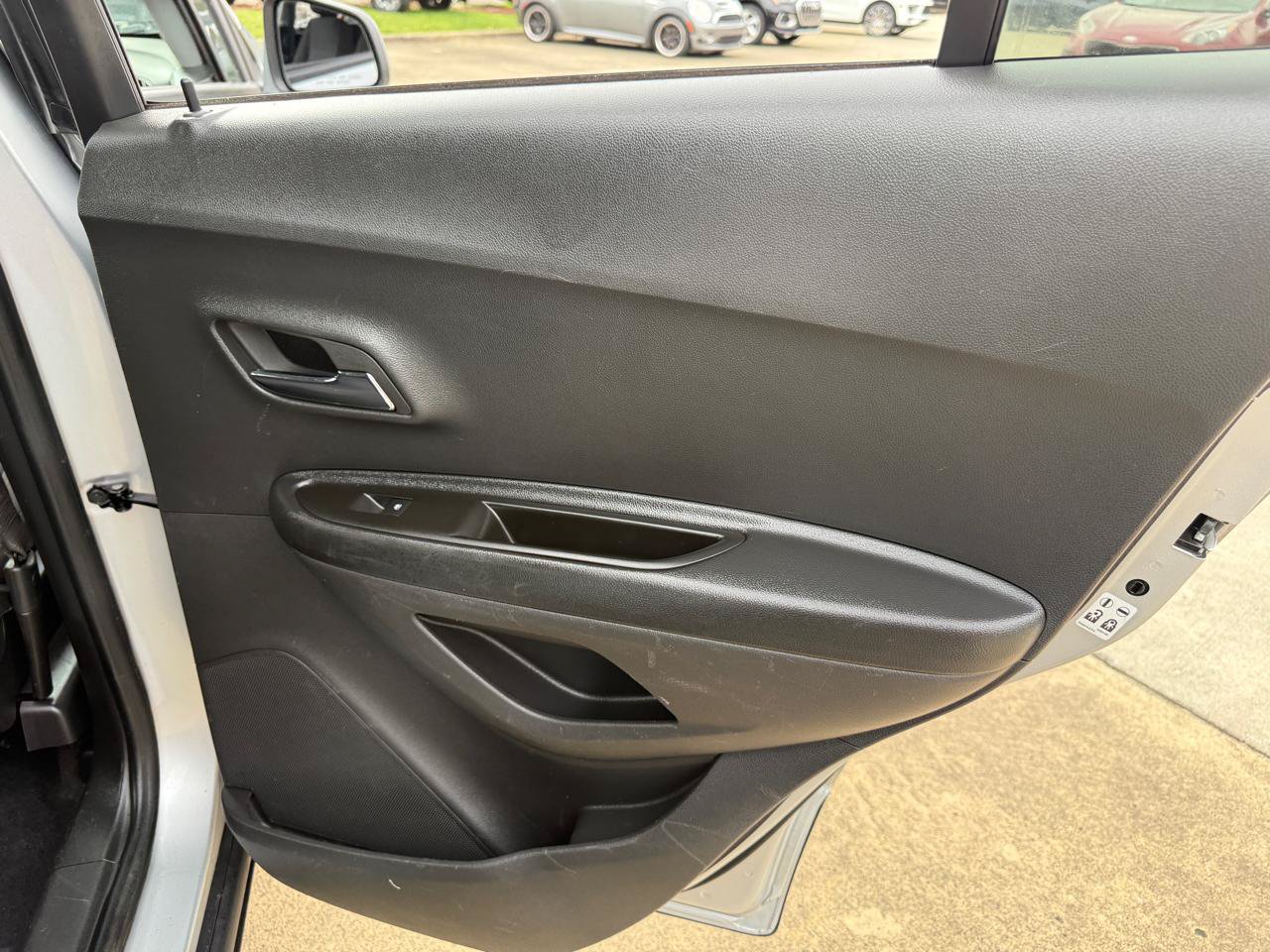 Used 2022 Chevrolet Trax LS w/ Tint and Cruise Package FWD image 9