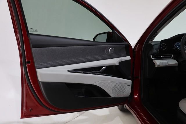 Certified 2025 Hyundai Elantra Limited image 15
