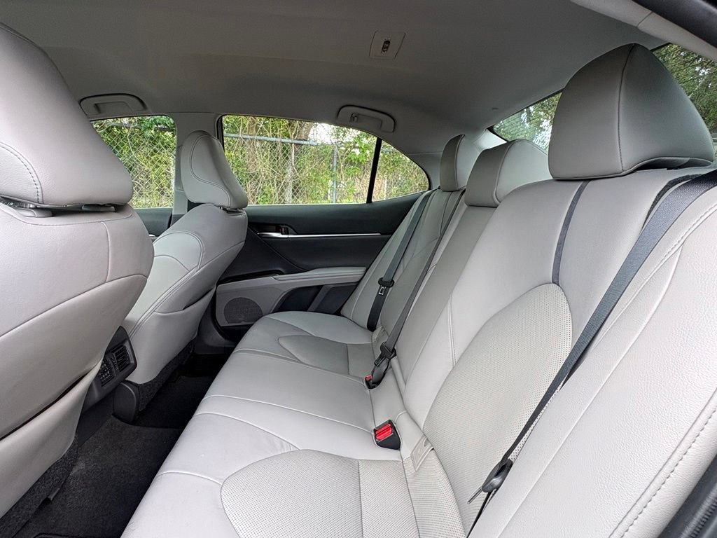 Used 2021 Toyota Camry XLE FWD image 16