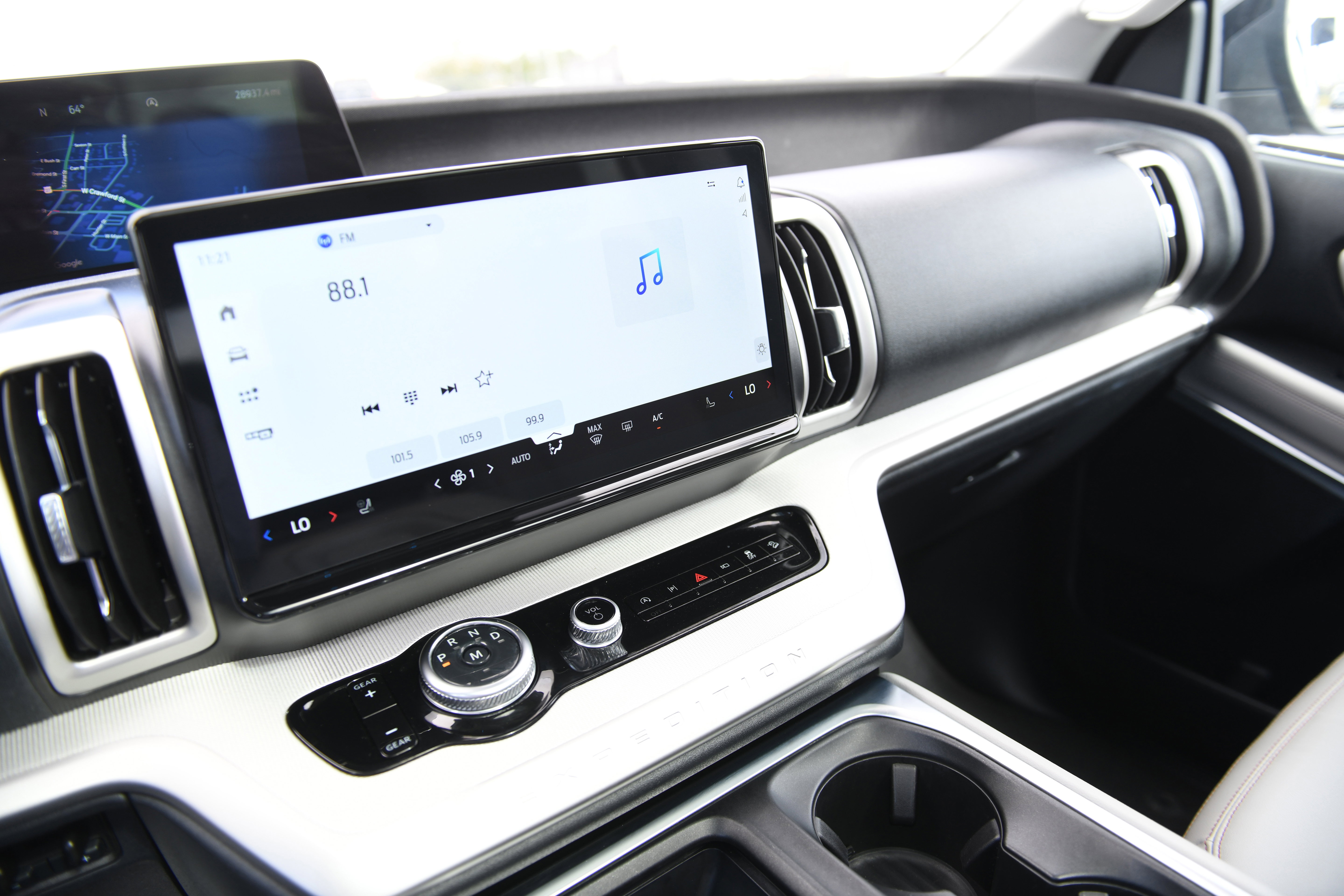 Used 2025 Ford Expedition Active image 21