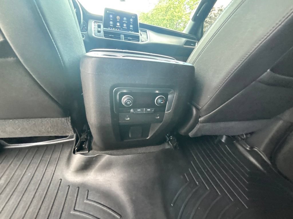 Used 2021 Chevrolet Suburban RST AWD/4WD image 18