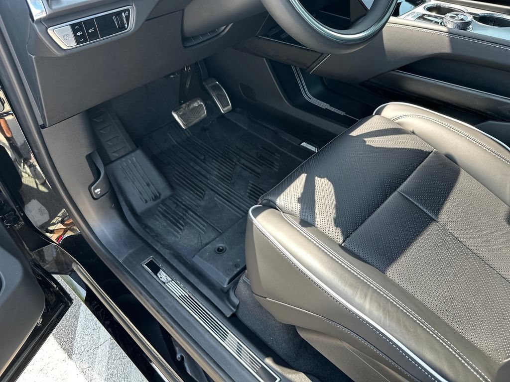 Used 2026 Cadillac Vistiq Platinum w/ LPO, Floor Liner Package AWD/4WD image 20