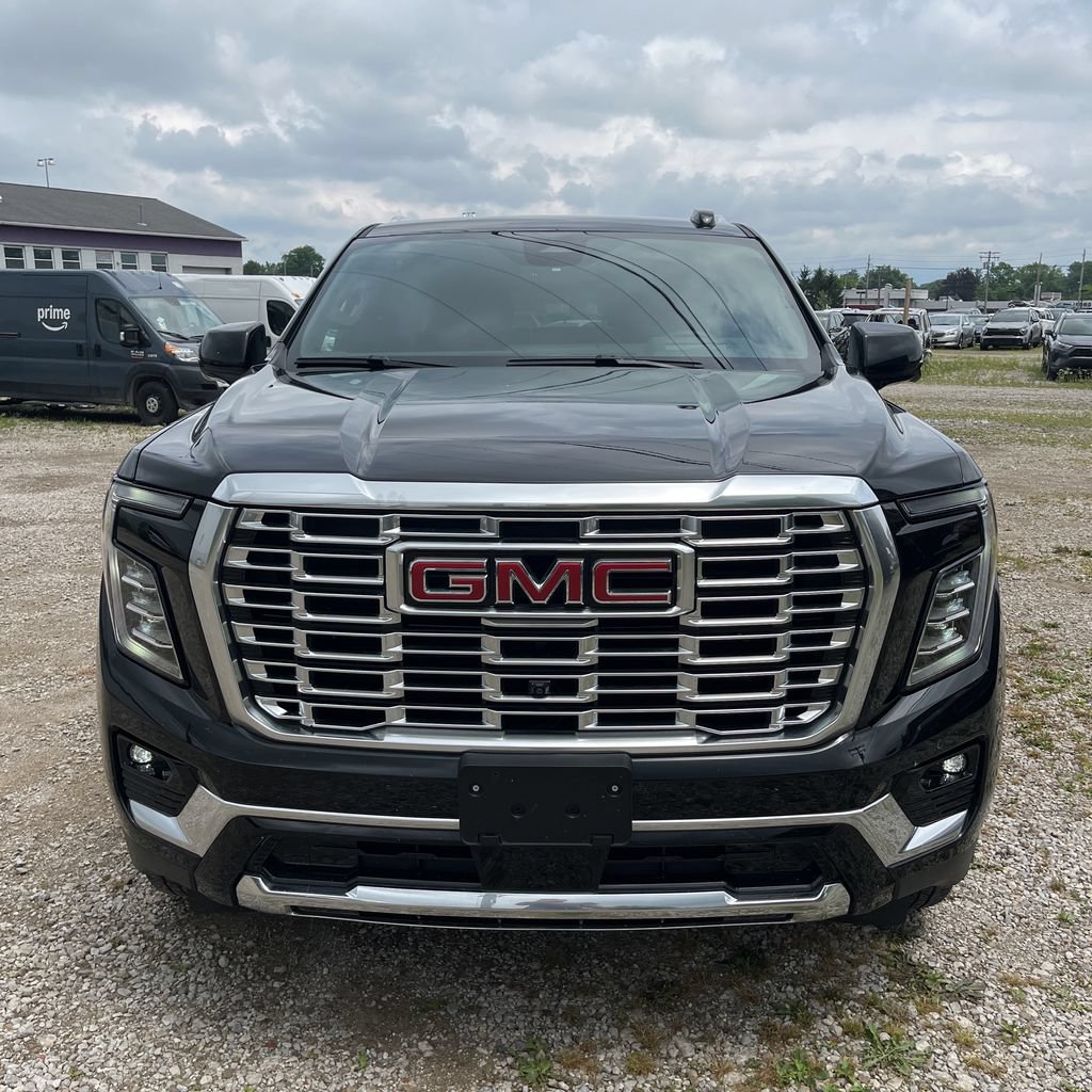Used 2025 GMC Yukon XL Denali AWD/4WD image 8