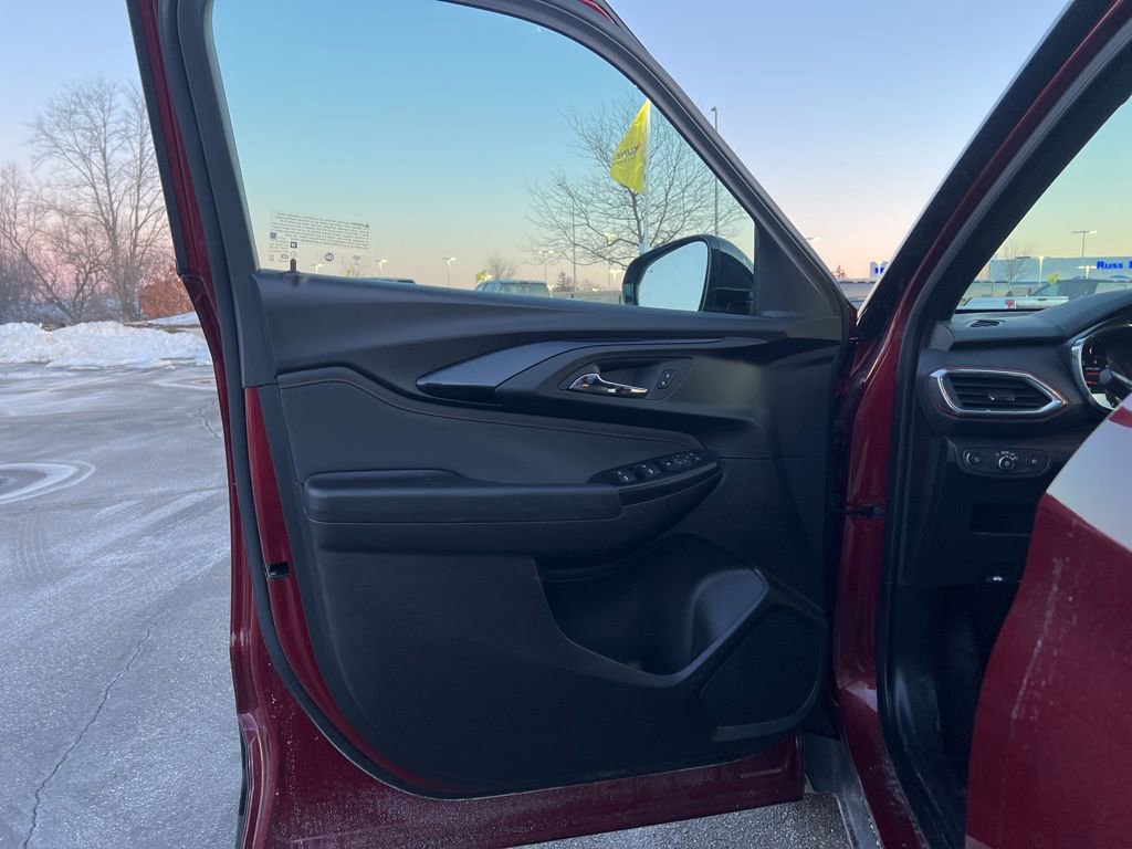 Used 2023 Chevrolet TrailBlazer RS w/ Convenience Package image 7