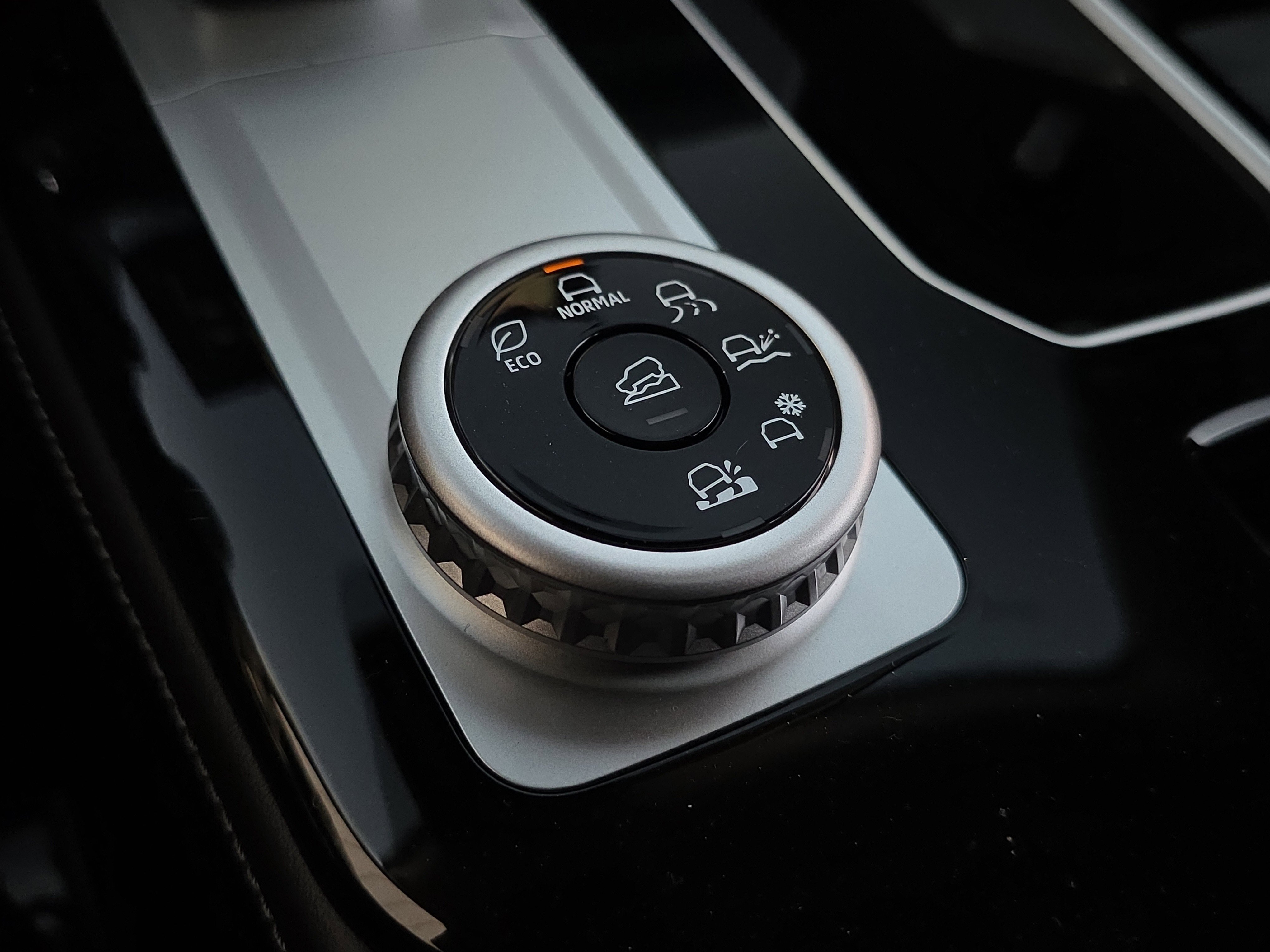 New 2025 Mitsubishi Outlander SE image 20