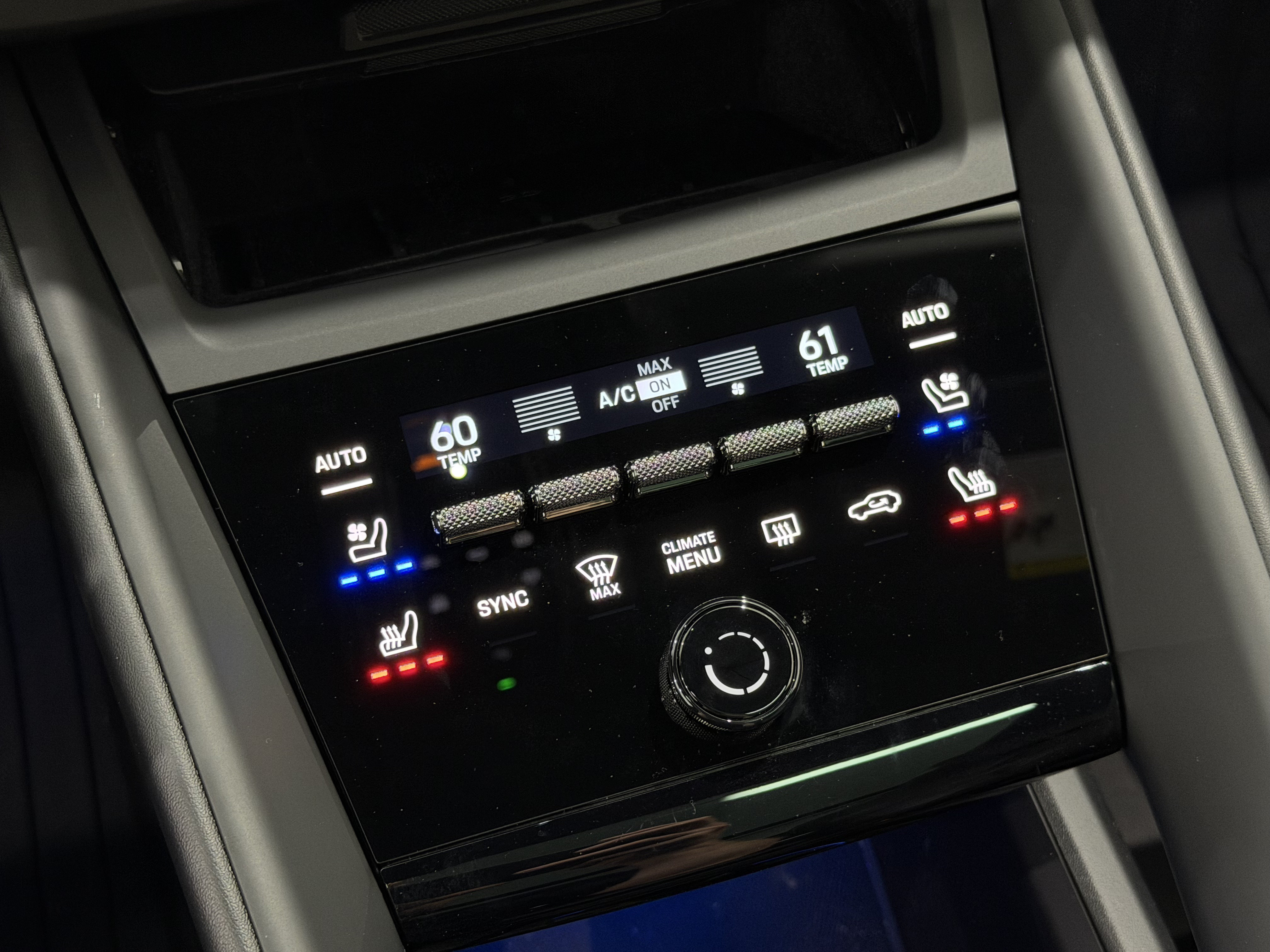Certified 2025 Porsche Macan Electric RWD image 39