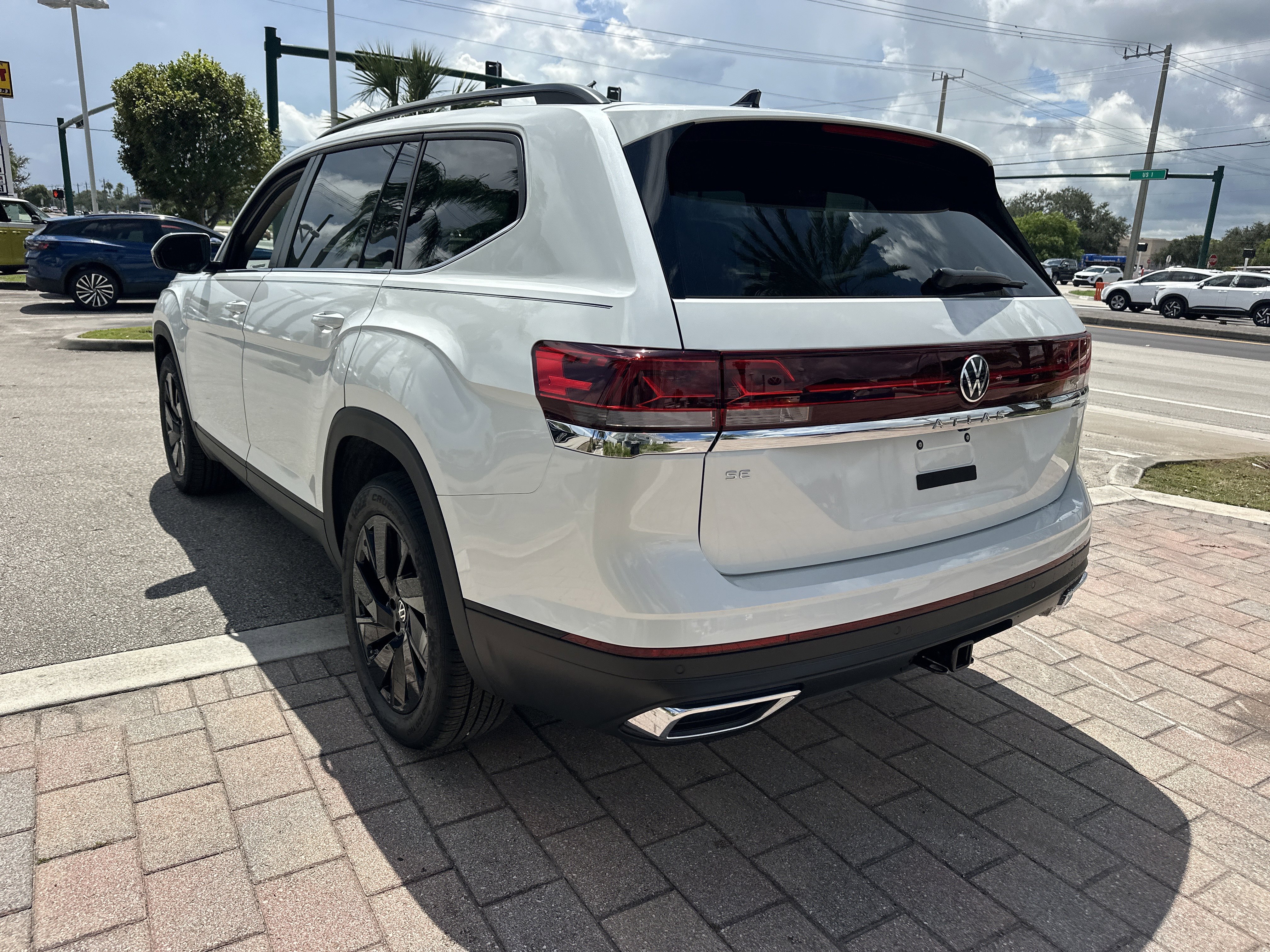 New 2026 Volkswagen Atlas SE image 8