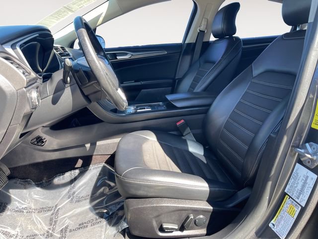Used 2017 Ford Fusion SE w/ Equipment Group 201A image 31
