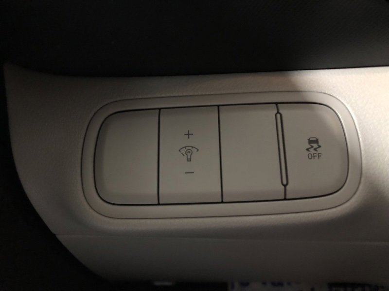 Used 2023 Hyundai Venue SEL image 21