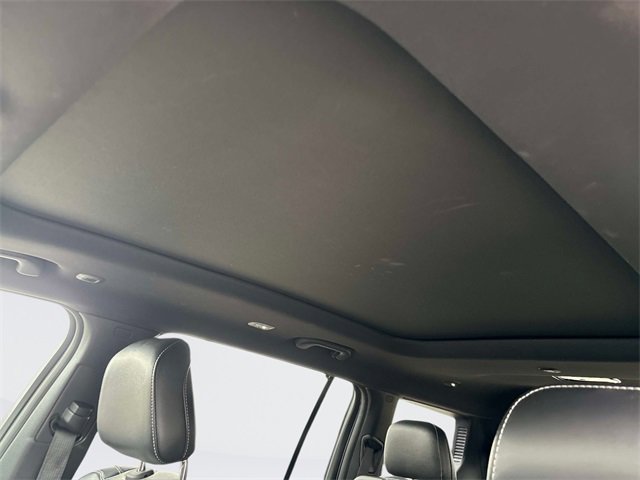 Used 2024 Jeep Grand Cherokee L Limited w/ Luxury Tech Group II image 30