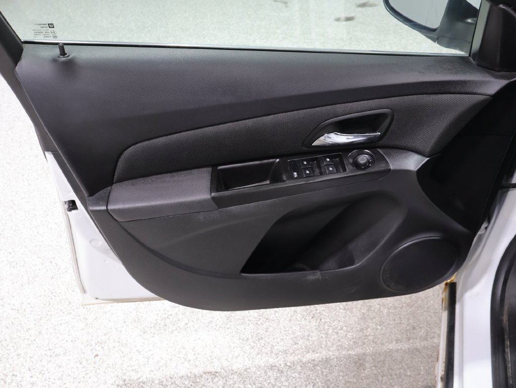 Used 2012 Chevrolet Cruze LT FWD image 22