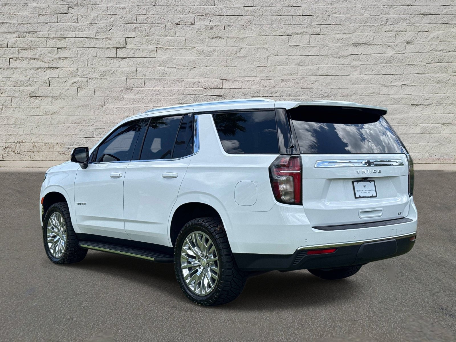 Used 2023 Chevrolet Tahoe LT w/ LT Signature Plus Package AWD/4WD image 3