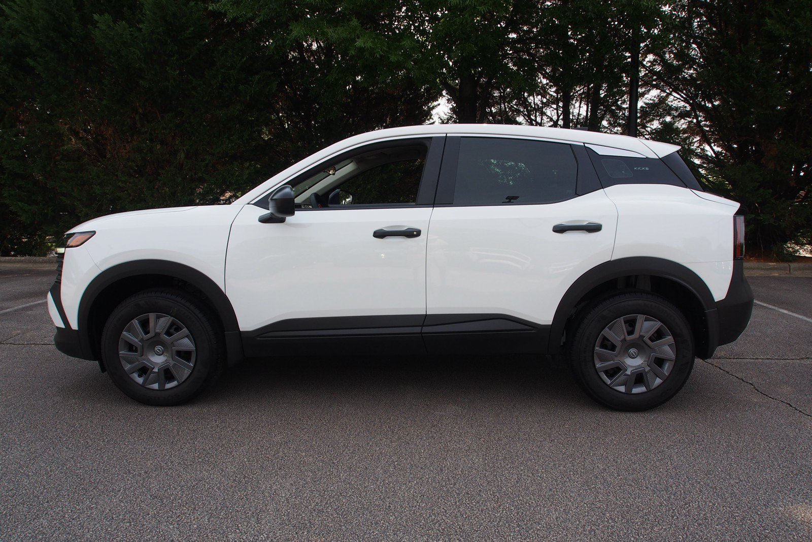 New 2026 Nissan Kicks S FWD image 4