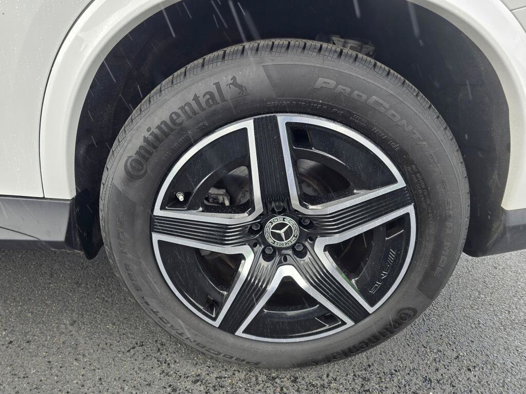 Used 2025 Mercedes-Benz GLC 350e 4MATIC w/ AMG Line image 19
