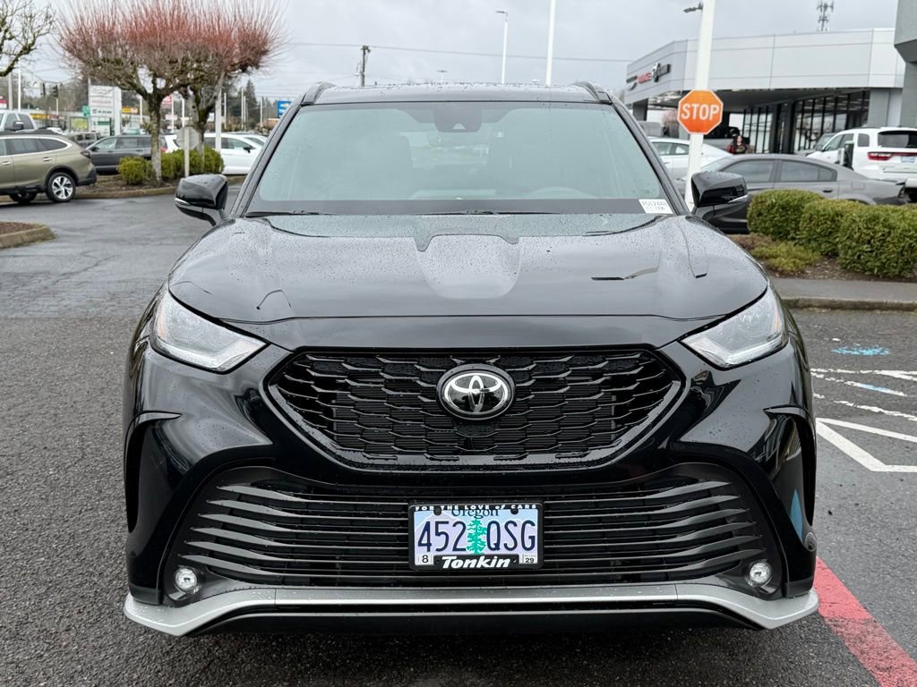 Used 2025 Toyota Highlander XSE AWD/4WD image 3