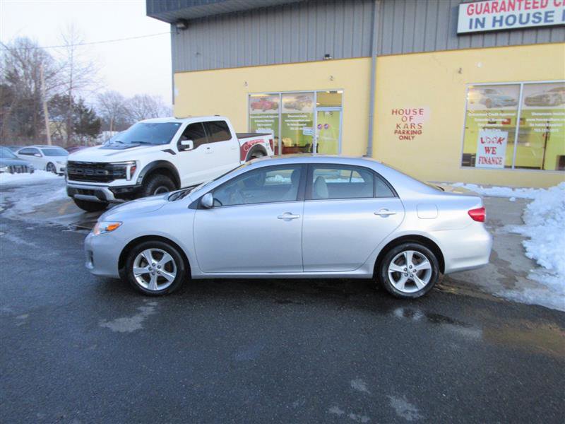Used 2013 Toyota Corolla LE image 2