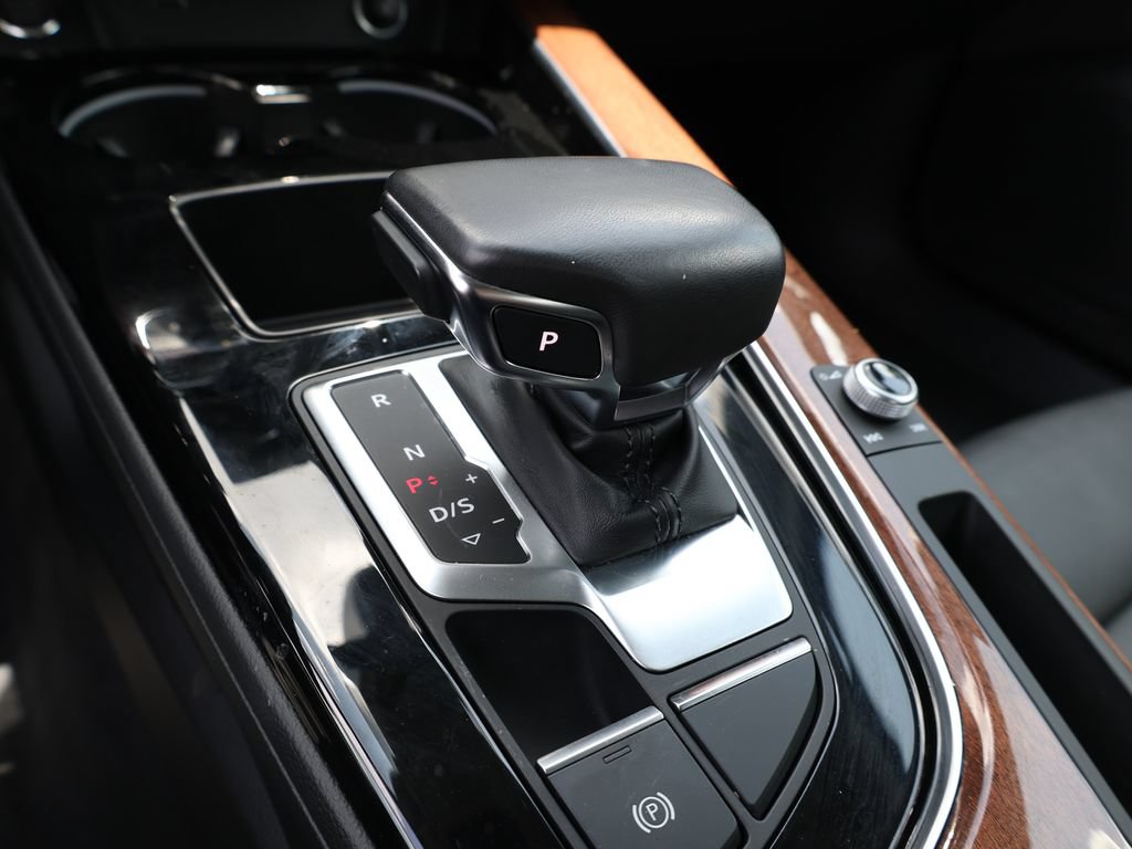 Used 2023 Audi A4 2.0T Premium w/ Convenience Package AWD/4WD image 9
