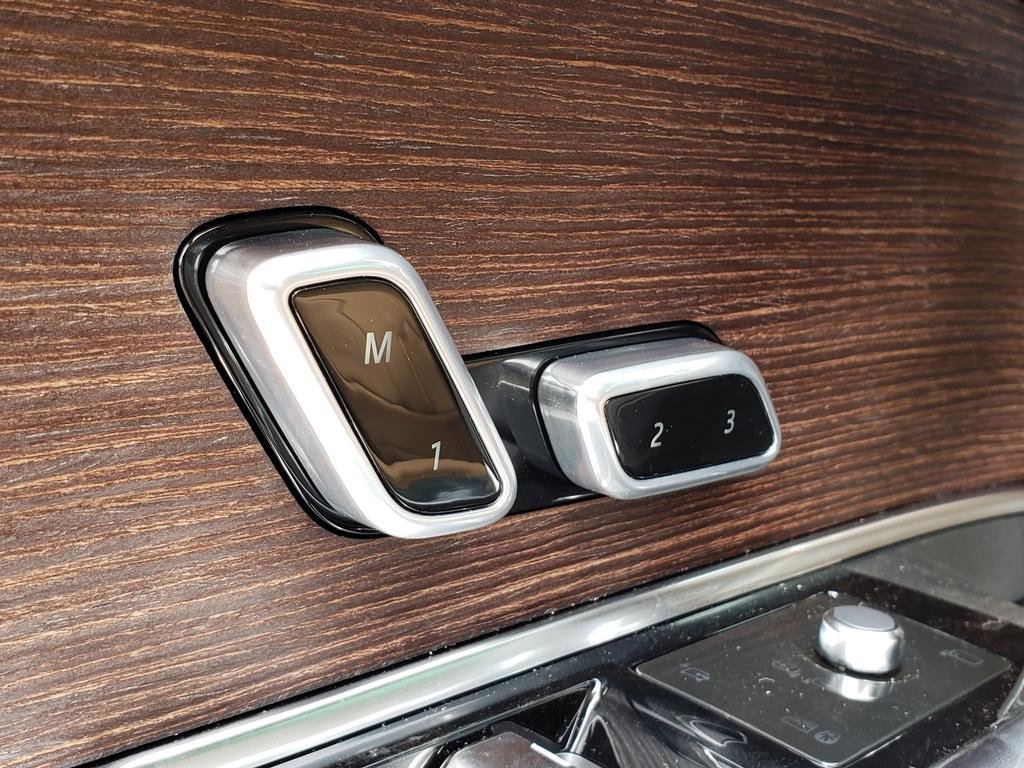 New 2025 Land Rover Range Rover Long Wheelbase SE image 19