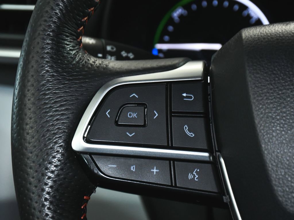 Used 2024 Toyota Sienna XSE image 29