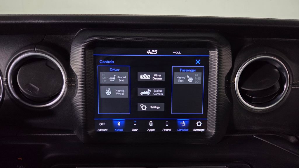 Used 2018 Jeep Wrangler Unlimited Sahara AWD/4WD image 25