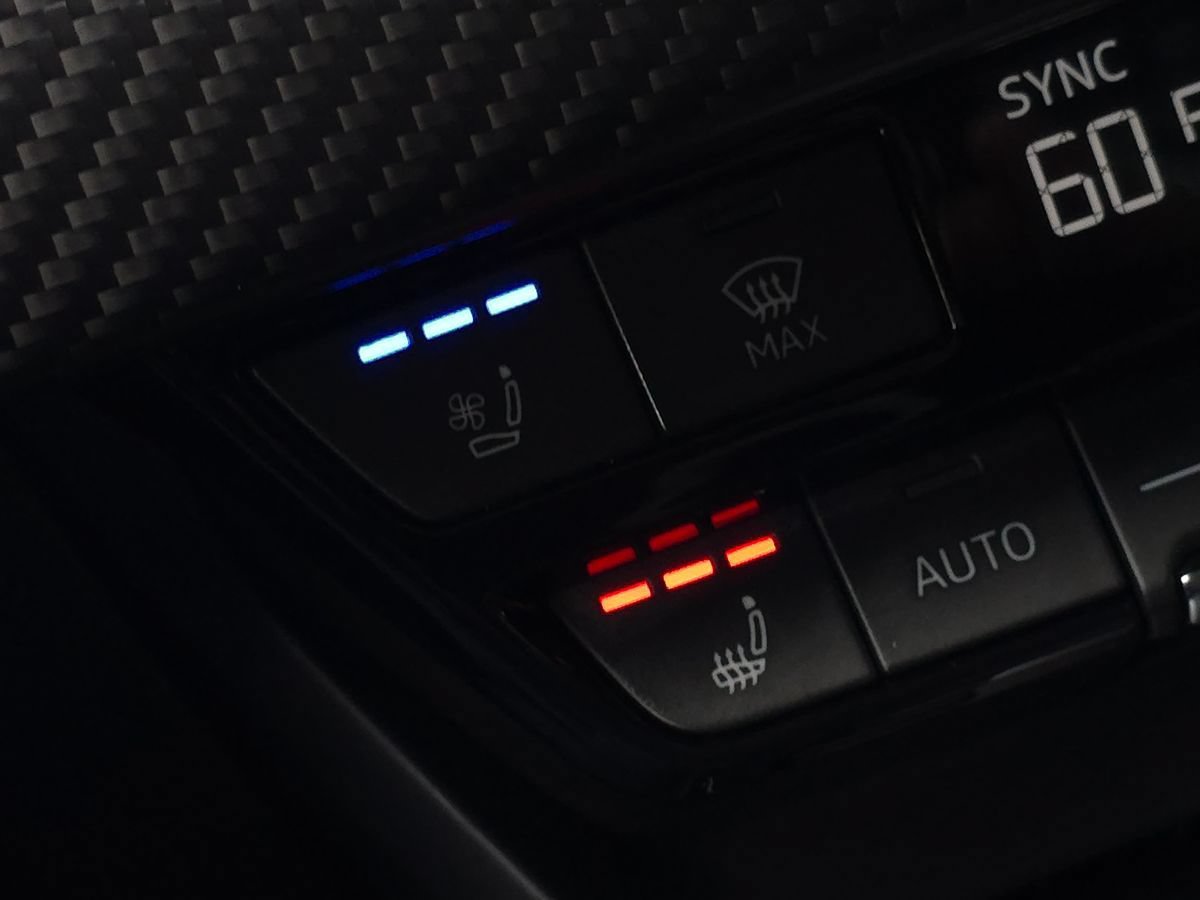 Used 2022 Audi RS e-tron GT w/ Carbon Performance Package AWD/4WD image 60