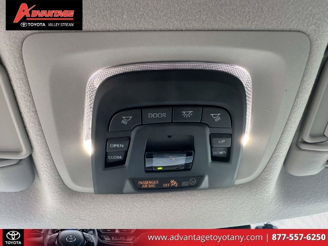Used 2023 Toyota Corolla Cross LE w/ Moonroof Package AWD/4WD image 38