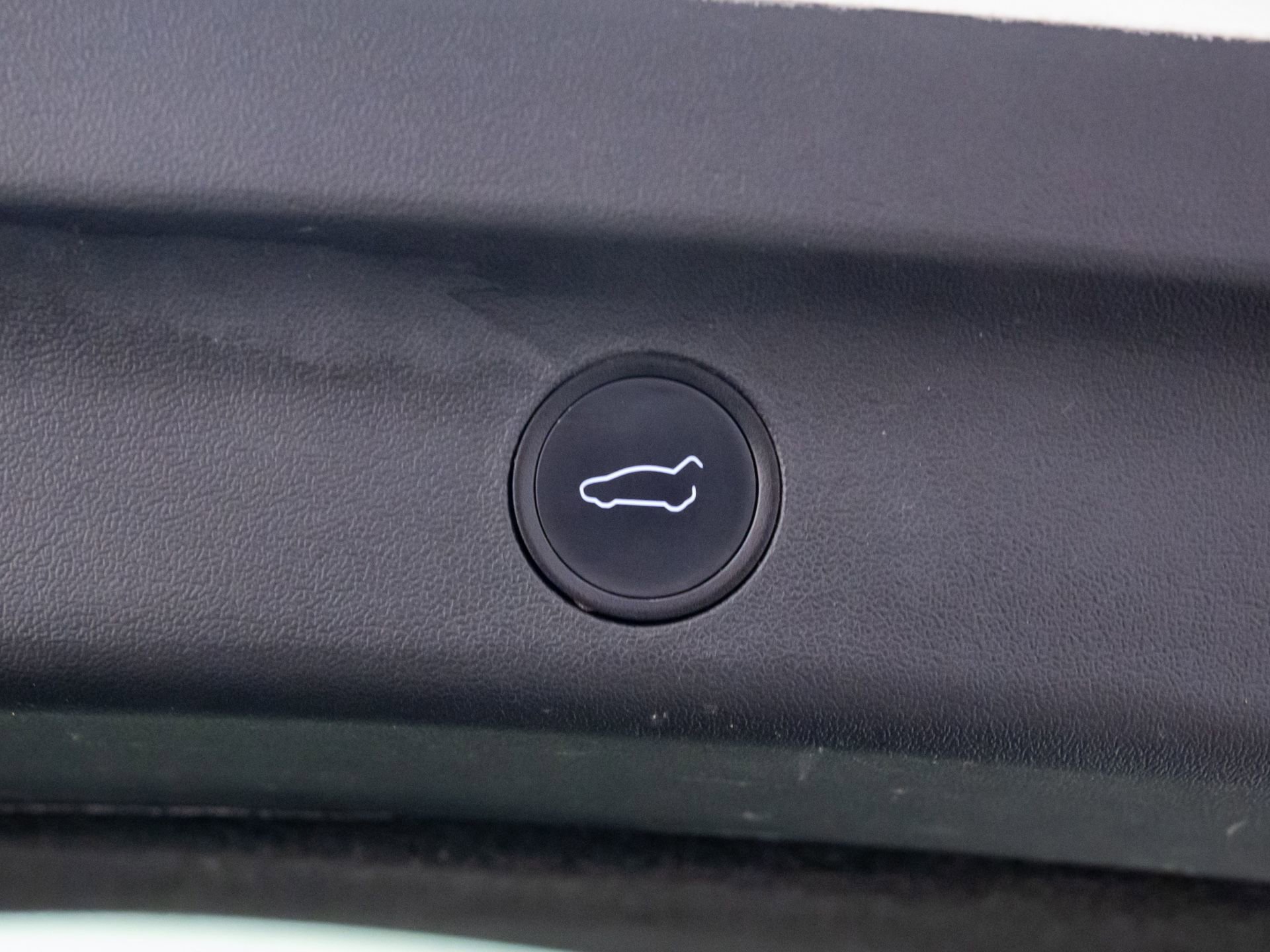 Used 2022 Tesla Model Y Long Range image 28