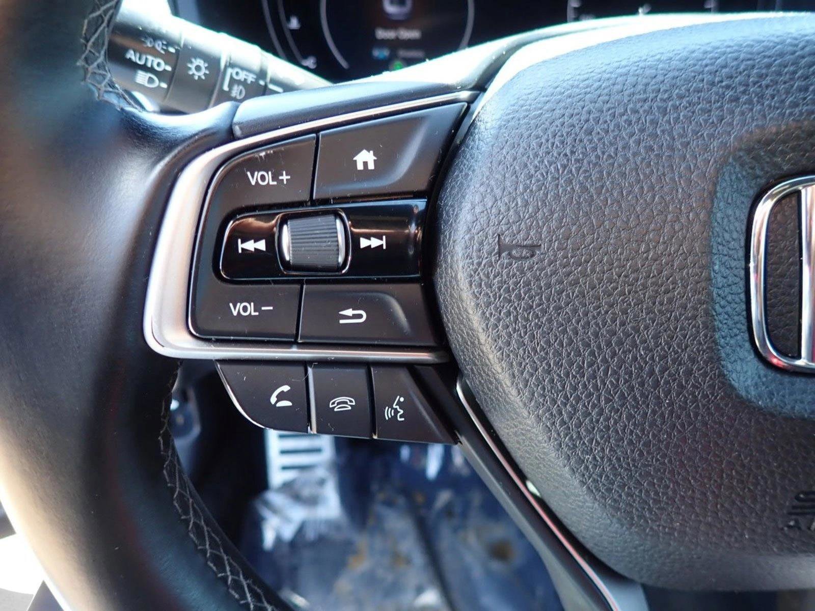 Used 2018 Honda Accord Sport image 13