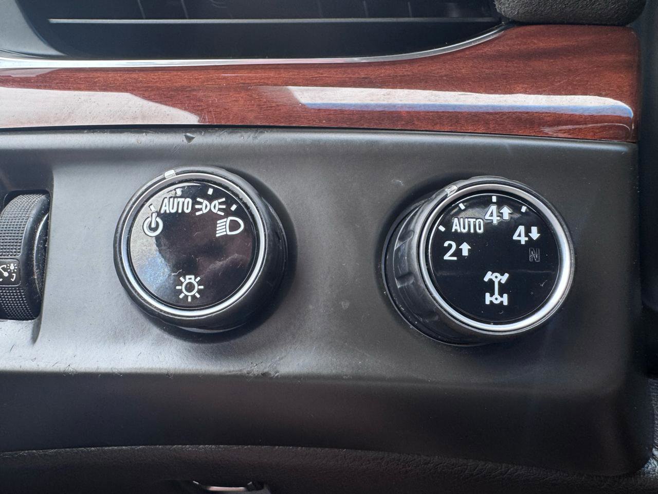 Used 2016 Cadillac Escalade Premium image 20