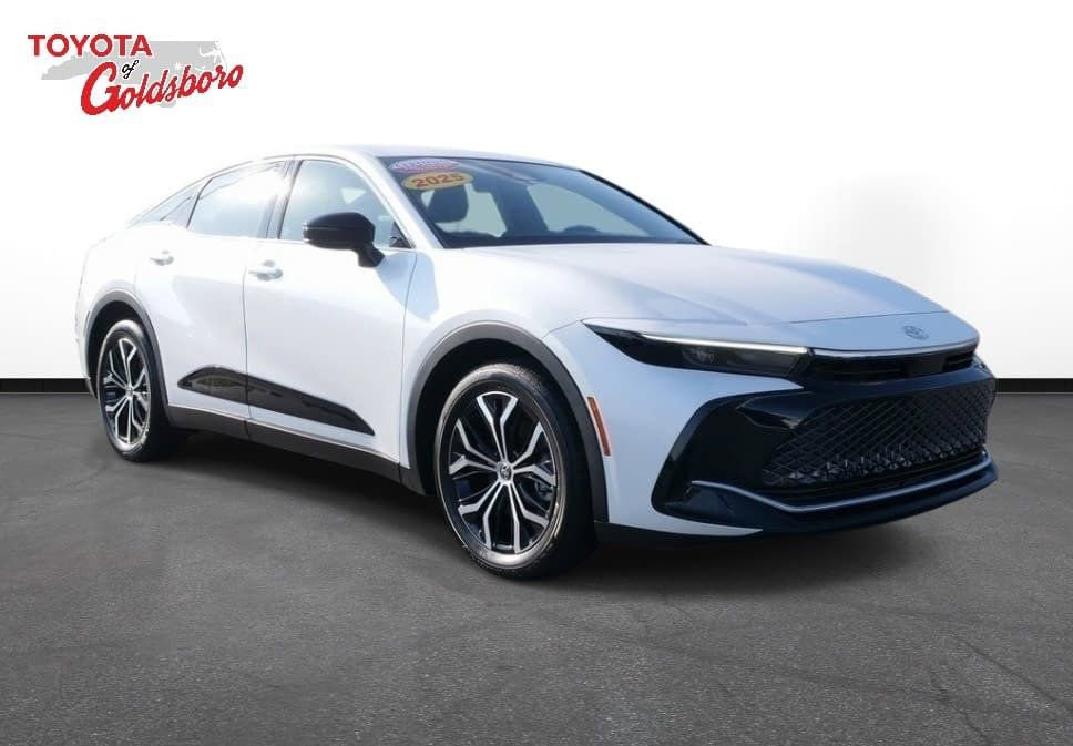 Used 2026 Toyota Crown XLE image 4