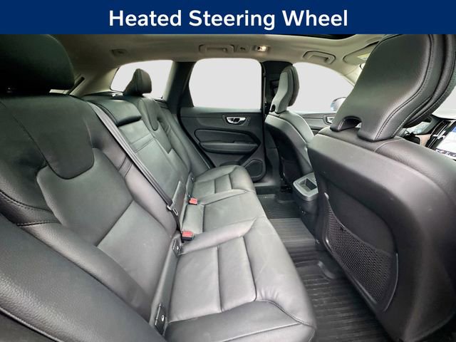 Used 2021 Volvo XC60 T5 Momentum w/ Premium Package image 28