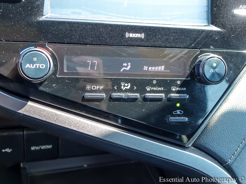 Used 2020 Toyota Camry SE FWD image 15