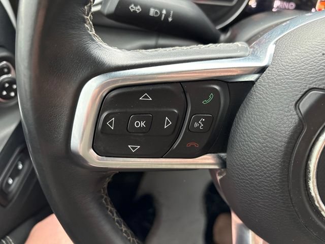 Used 2018 Jeep Wrangler Unlimited Sahara AWD/4WD image 11