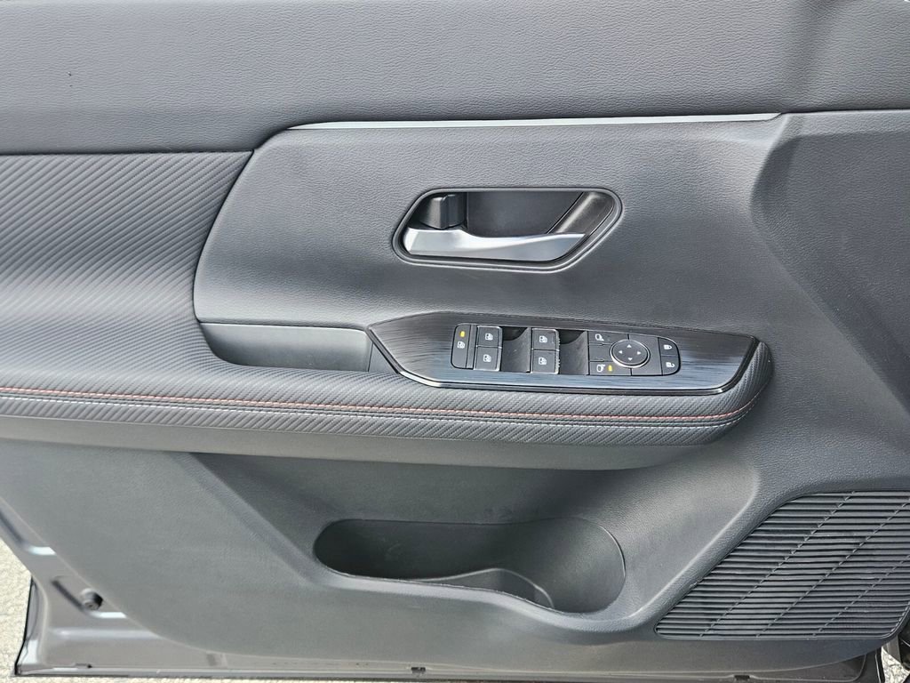 New 2026 Nissan Kicks SR image 28