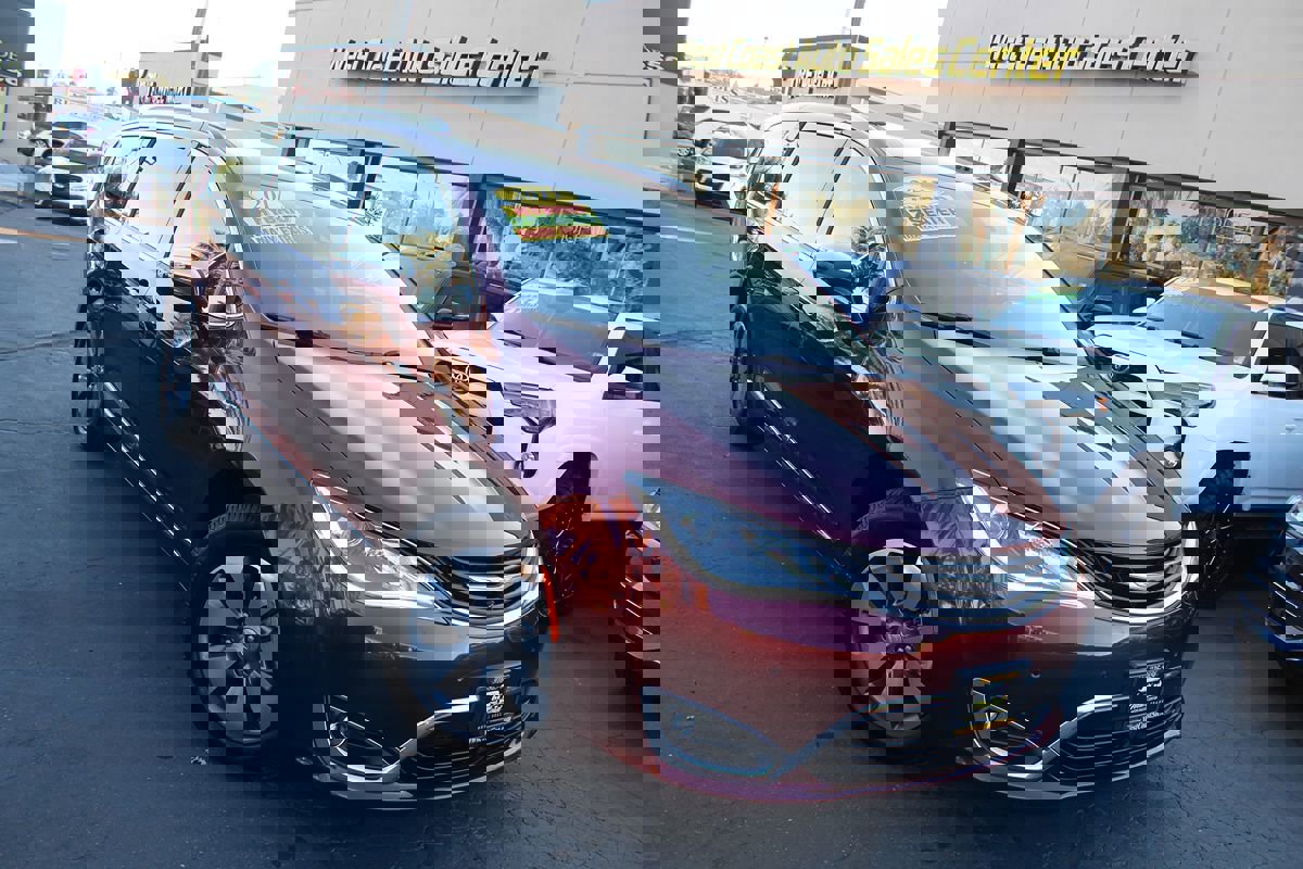 Used 2017 Chrysler Pacifica Platinum image 47