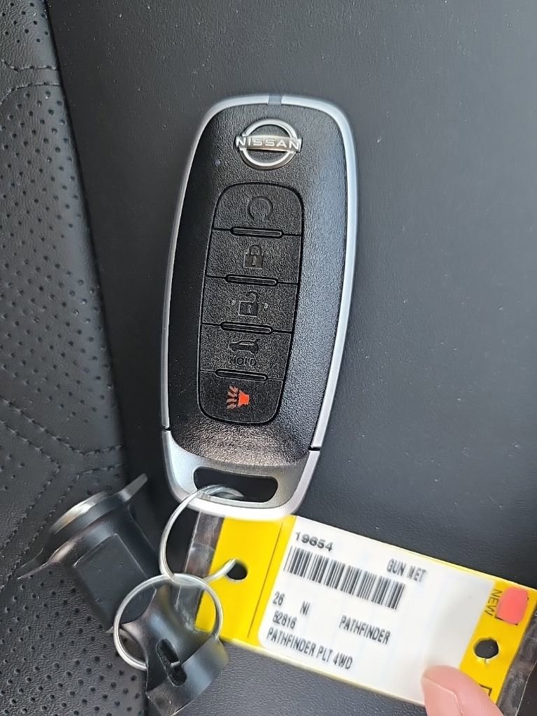 New 2026 Nissan Pathfinder Platinum image 17