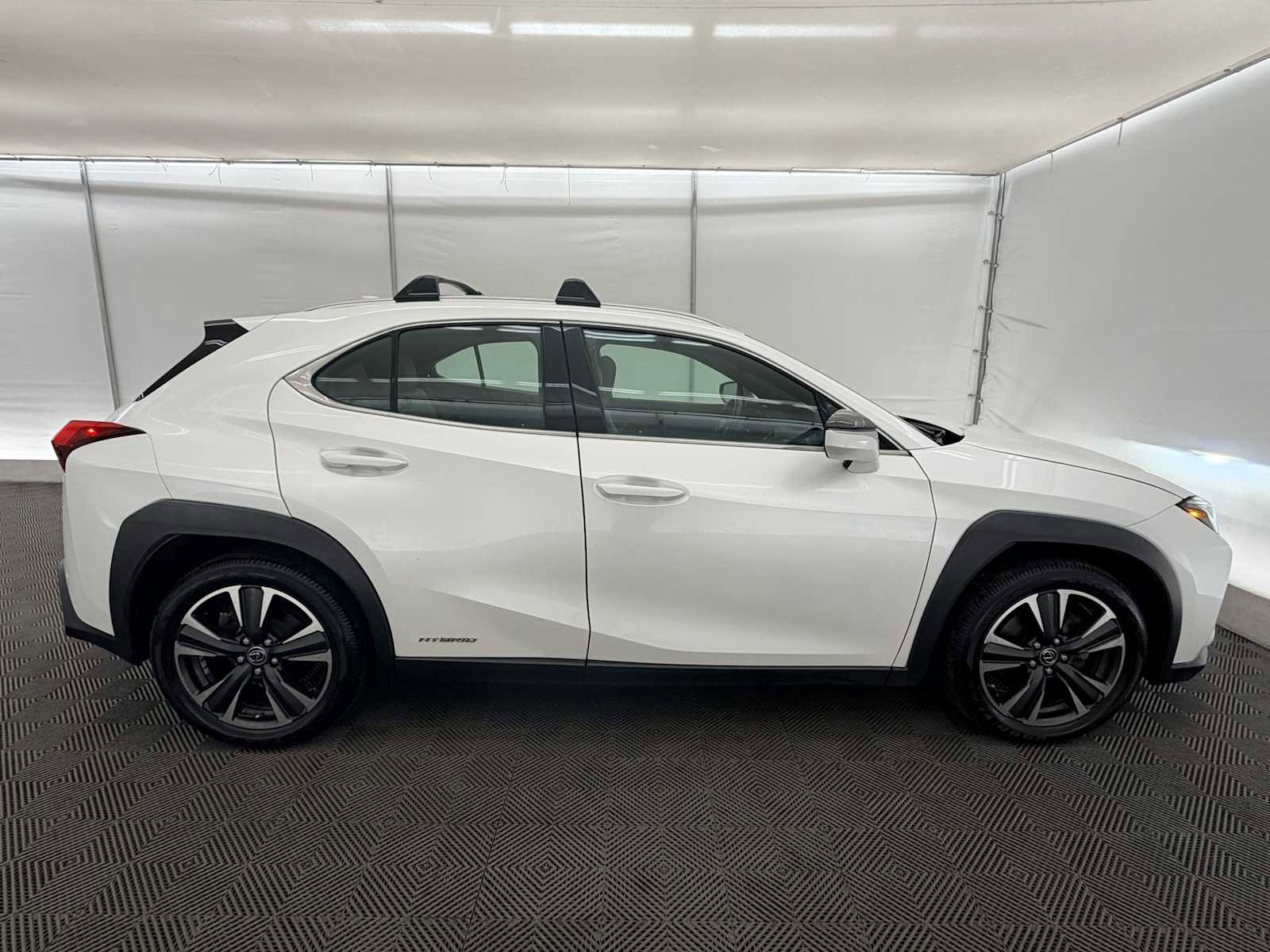 Used 2019 Lexus UX 250h w/ Premium Package image 7