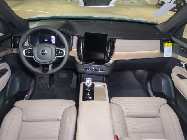 New 2026 Volvo XC90 B6 Ultra w/ Protection Package AWD/4WD image 27