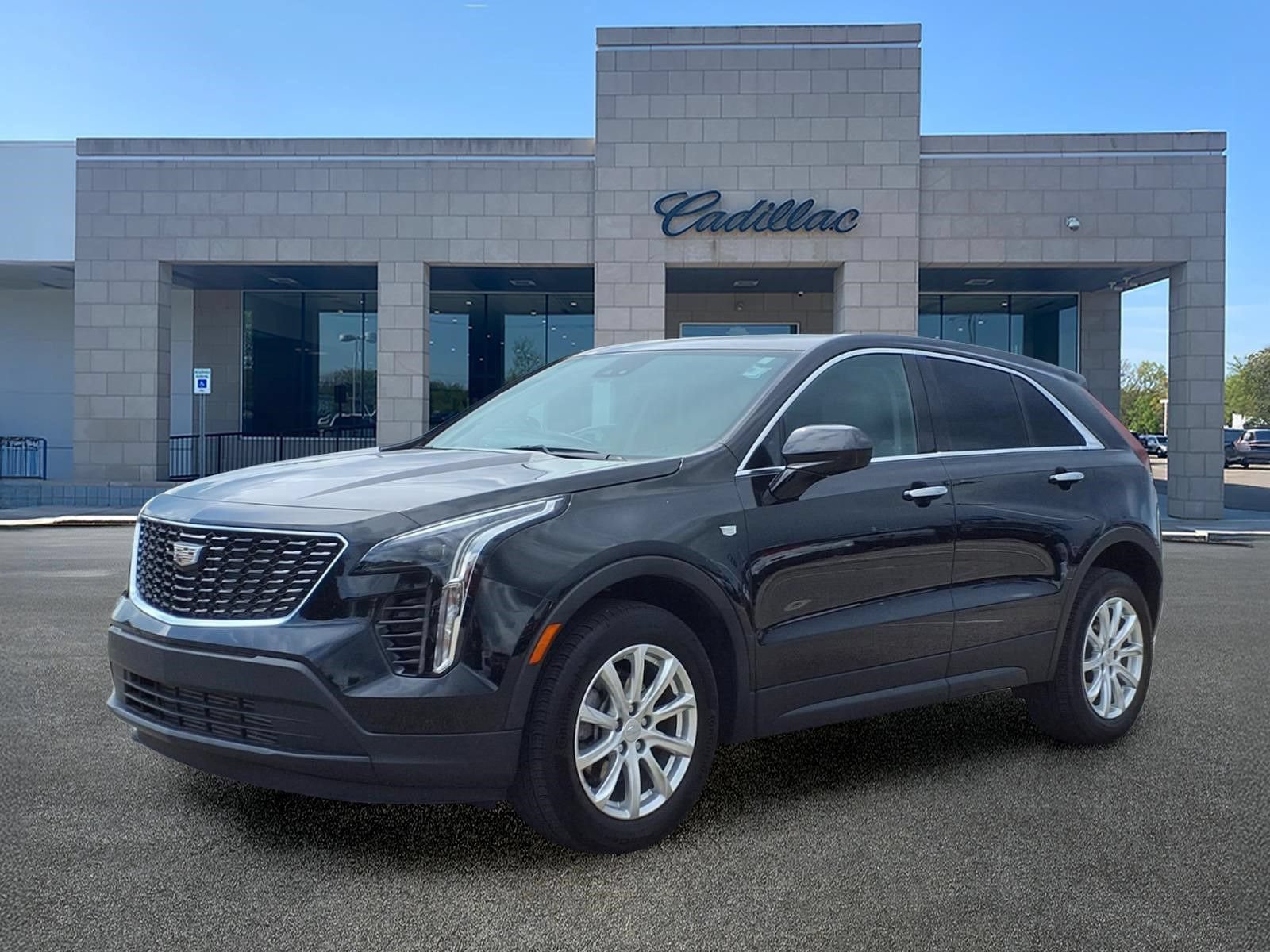 Used 2023 Cadillac XT4 Luxury w/ Cold Weather Package