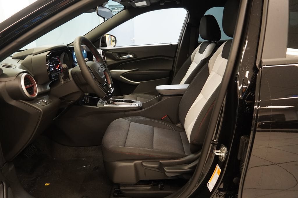 New 2026 Chevrolet Trax RS w/ Driver Confidence Package FWD image 4