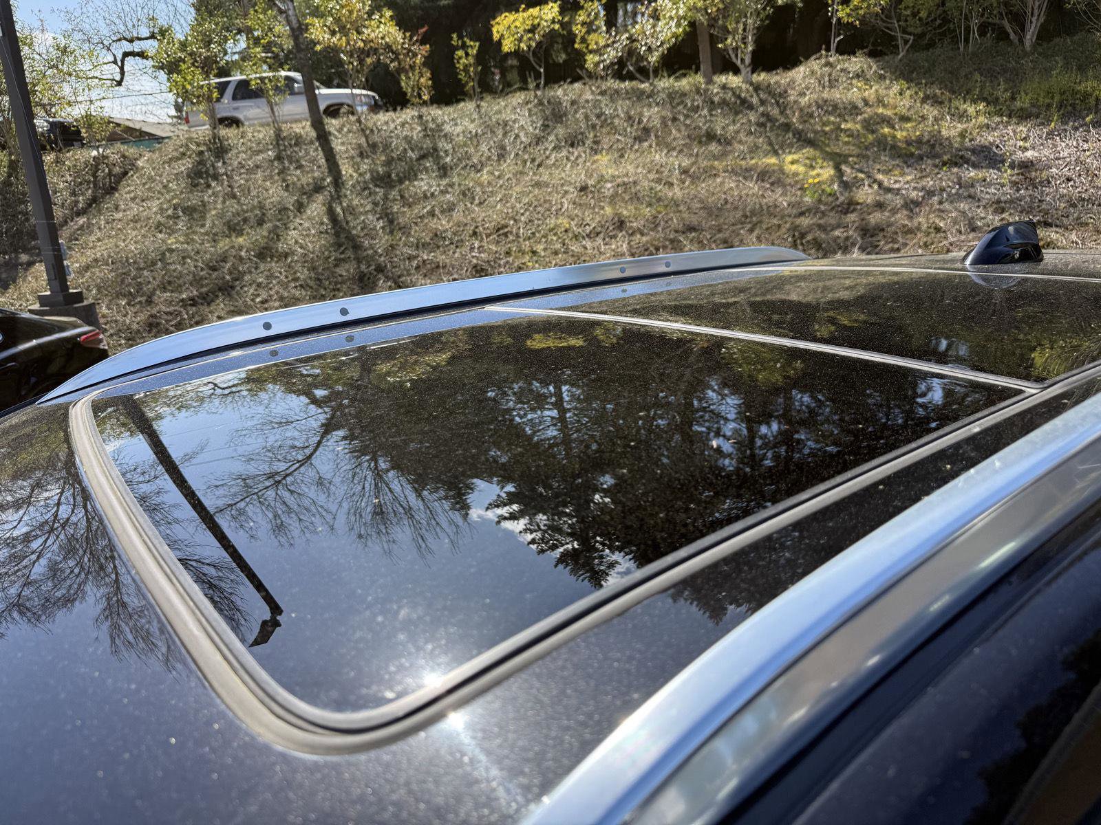 Used 2024 Cadillac XT4 Premium Luxury image 9