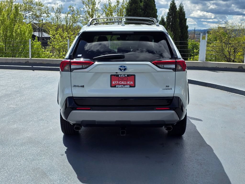 Used 2022 Toyota RAV4 SE w/ Convenience Package AWD/4WD image 4