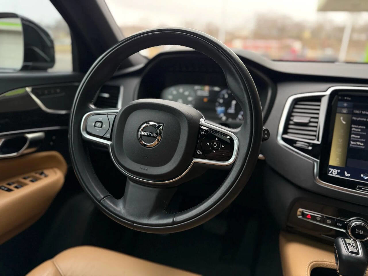Used 2018 Volvo XC90 T6 Momentum w/ Convenience Package image 24