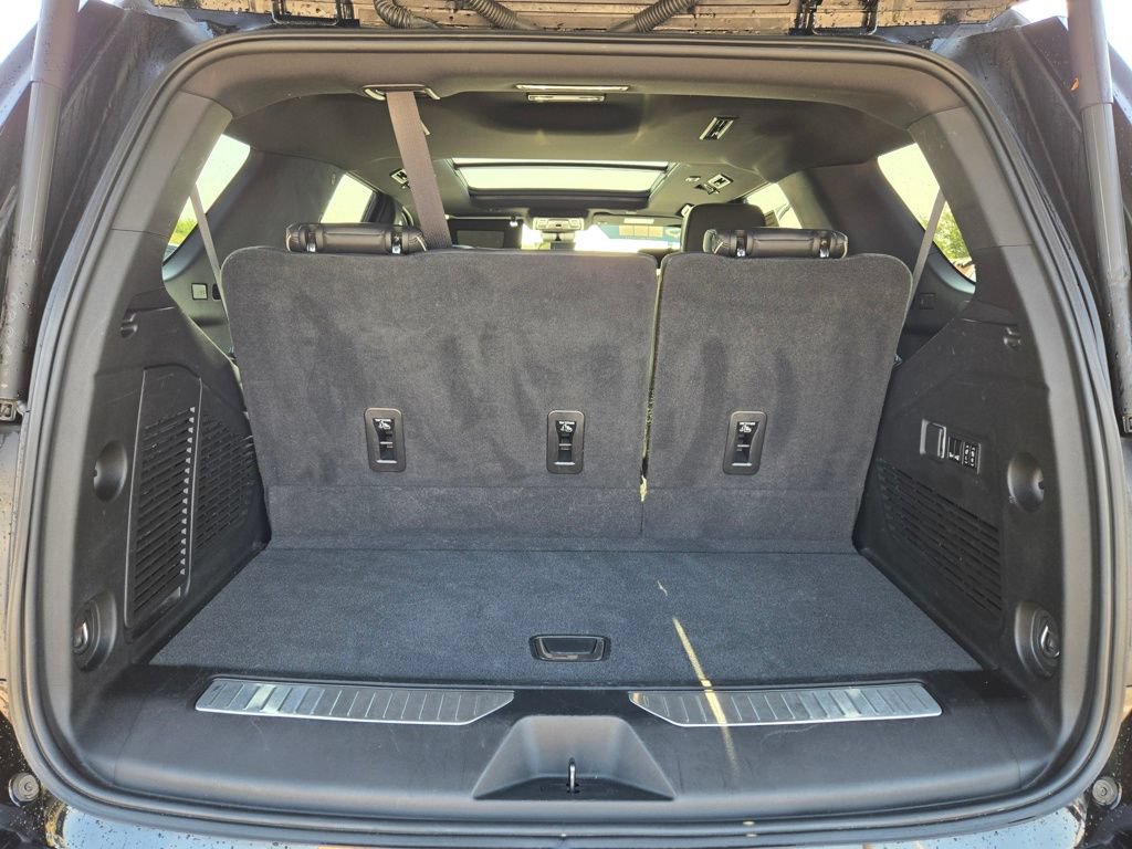 Used 2023 Chevrolet Tahoe Premier AWD/4WD image 34
