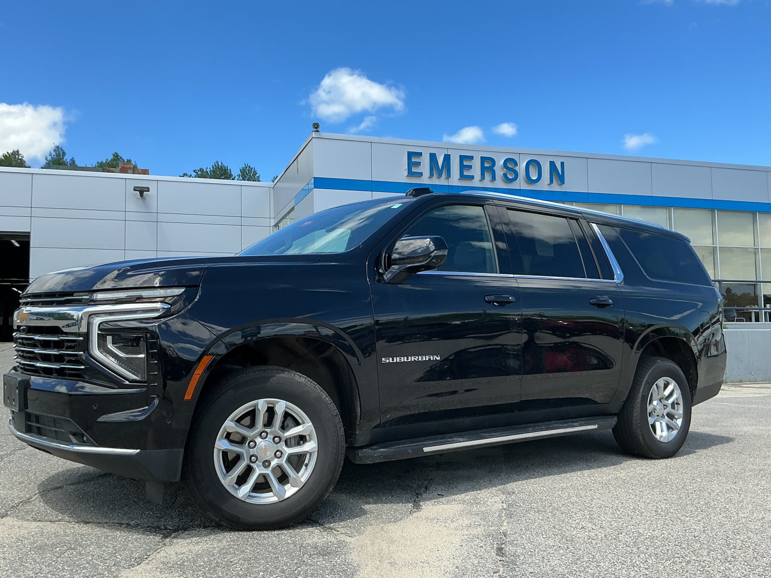 Certified 2025 Chevrolet Suburban LT w/ Comfort Package